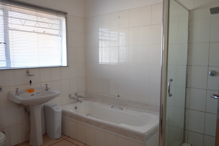 3 Bedroom Property for Sale in Flamwood North West